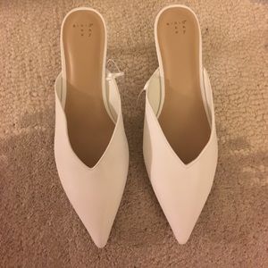 BRAND NEW Target White Kitten Heel Mules (Size 10)
